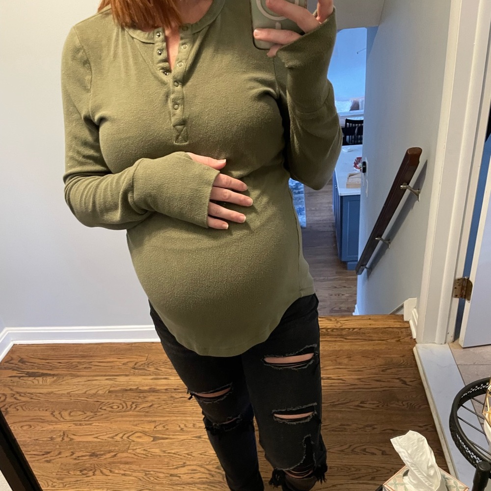 Olive long sleeve maternity top. Medium.